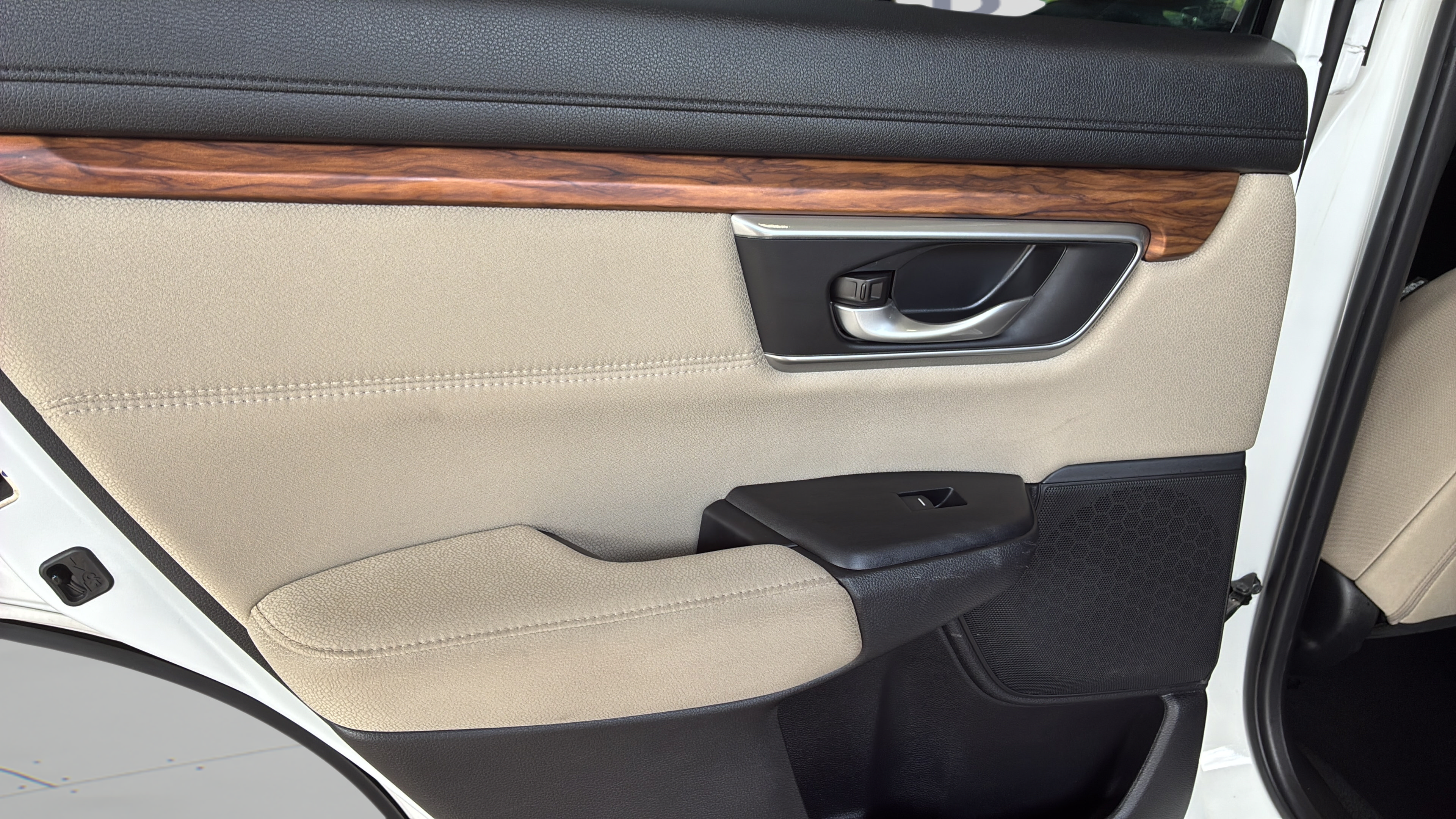 Used 2019 Honda CR-V EX image 19