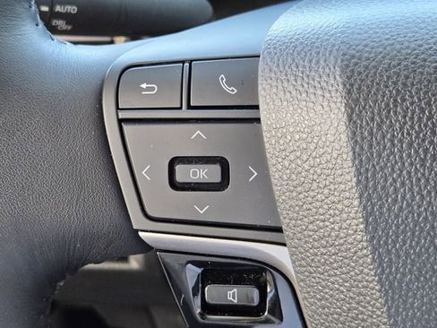 Used 2025 Toyota Camry LE image 29