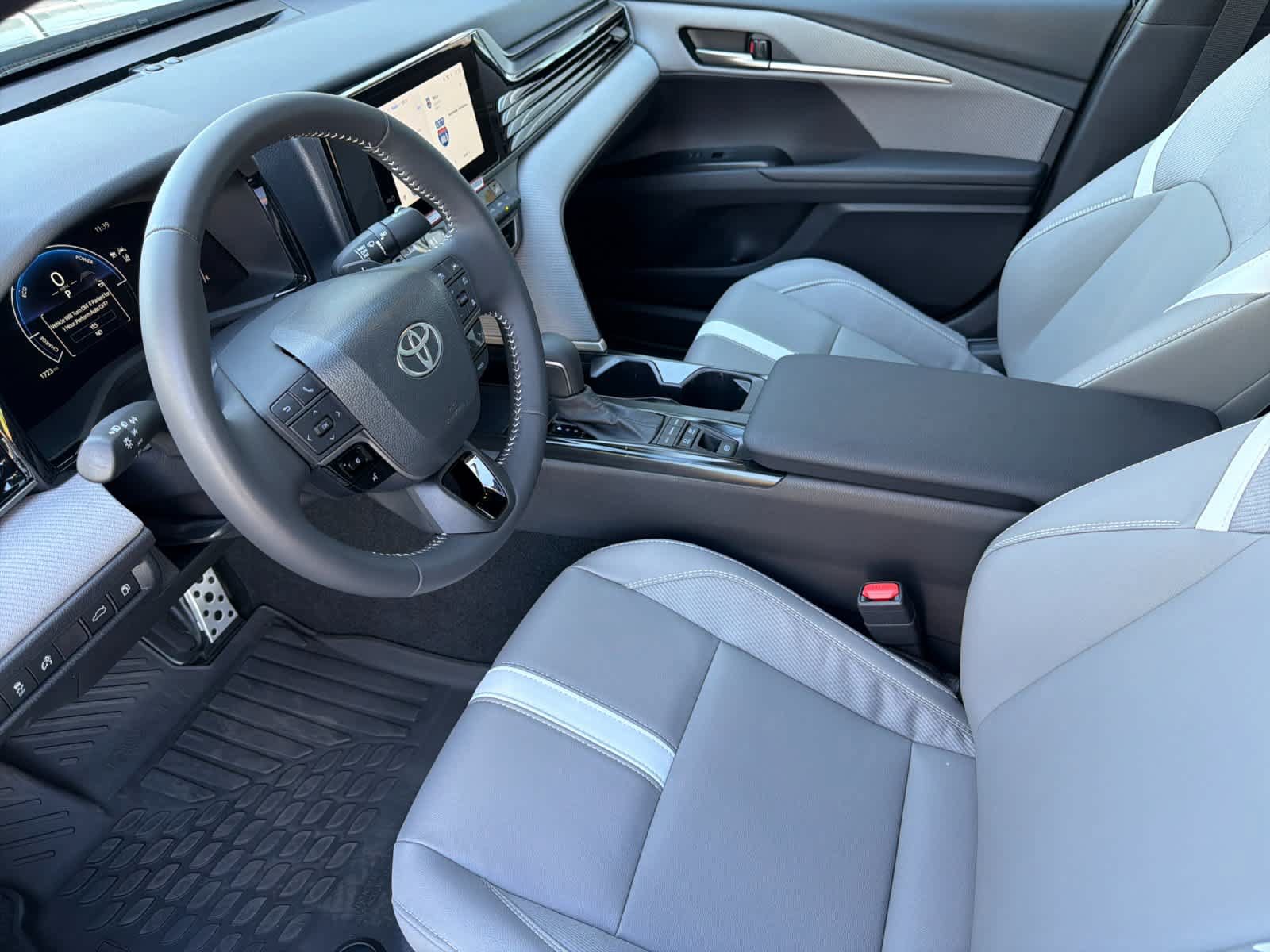 Used 2026 Toyota Camry SE w/ Convenience Package FWD image 11