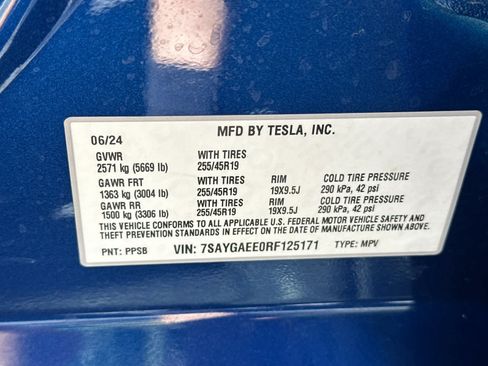Used 2024 Tesla Model Y Long Range AWD/4WD image 27