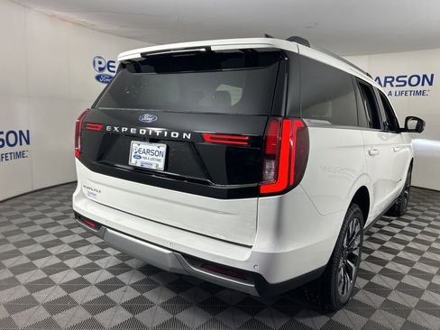 New 2026 Ford Expedition Platinum w/ Driver's Package image 8