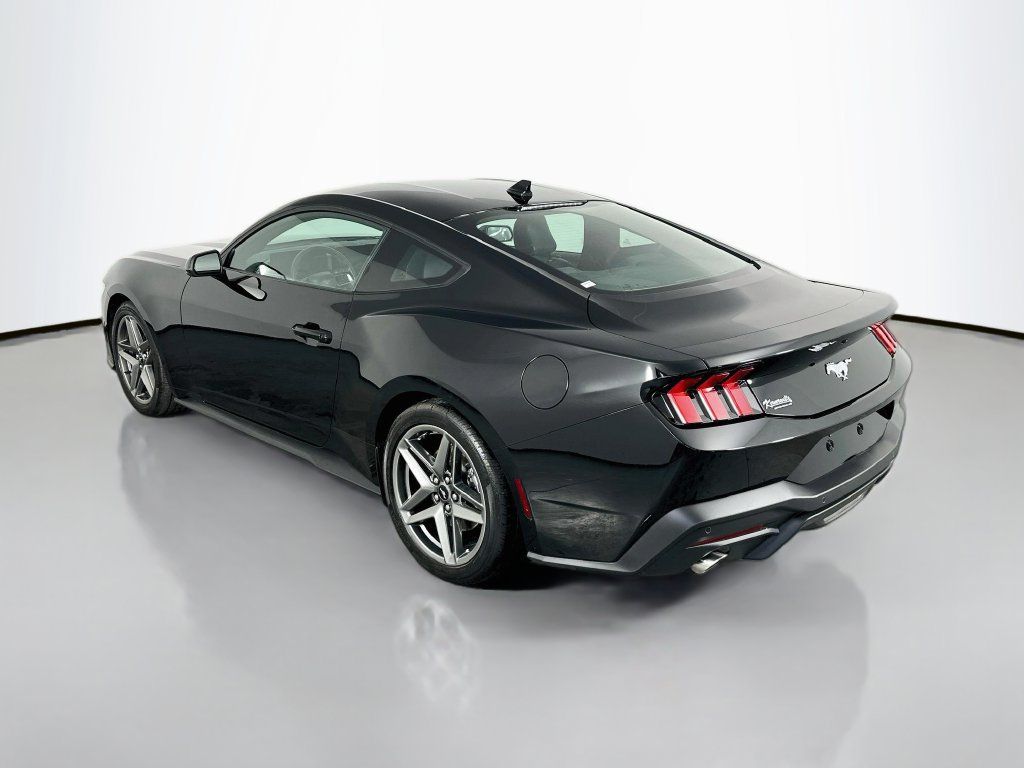 Used 2026 Ford Mustang Coupe RWD image 5