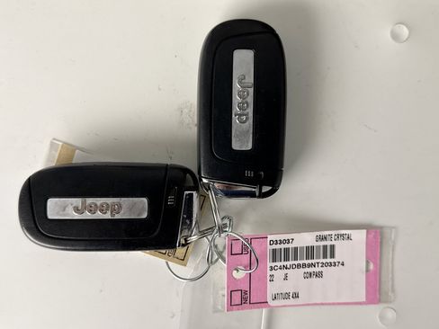 Used 2022 Jeep Compass Latitude w/ Convenience Group AWD/4WD image 19