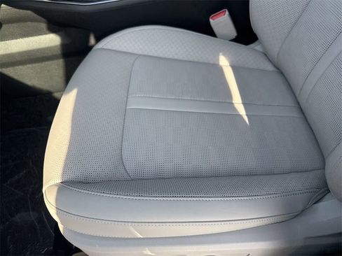 New 2025 Kia Sorento S image 9