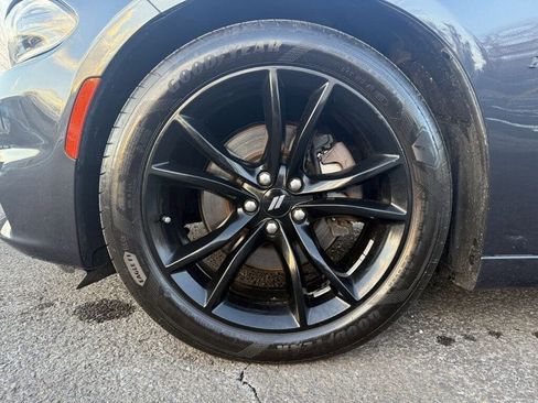 Used 2017 Dodge Charger R/T w/ Blacktop Package image 34