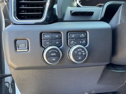 Used 2022 GMC Sierra 1500 Denali w/ Denali Reserve Package AWD/4WD image 11