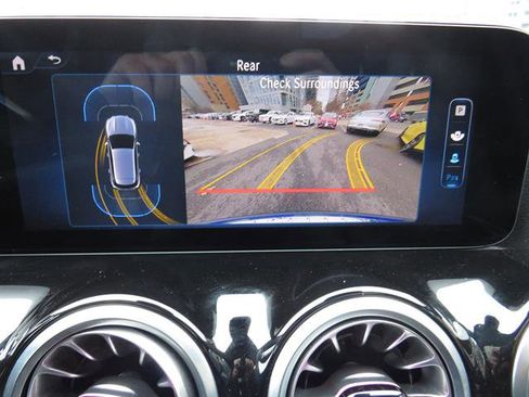 Used 2025 Mercedes-Benz GLA 250 4MATIC image 16