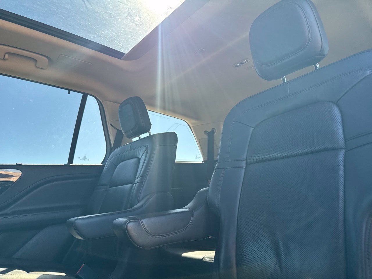 Used 2023 Lincoln Aviator Reserve w/ Equipment Group 201A RWD image 42