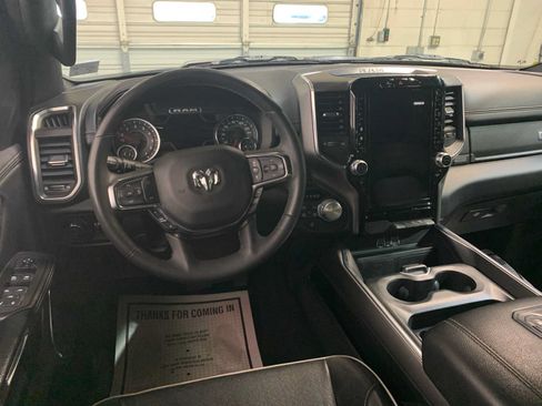 Used 2025 RAM 1500 Laramie AWD/4WD image 4
