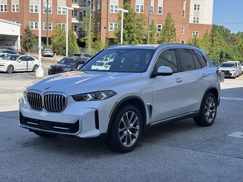 Used 2024 BMW X5 sDrive40i w/ Premium Package RWD image 1