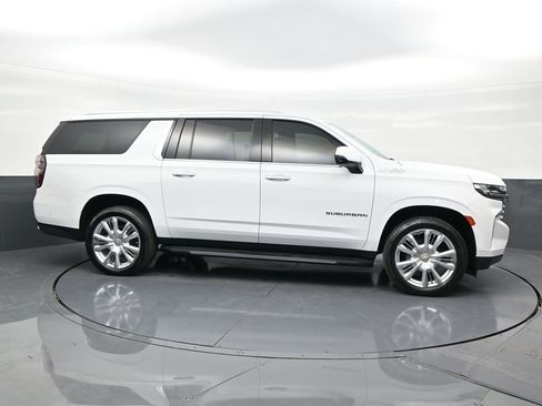 Used 2024 Chevrolet Suburban High Country w/ Advanced Technology Package RWD image 6