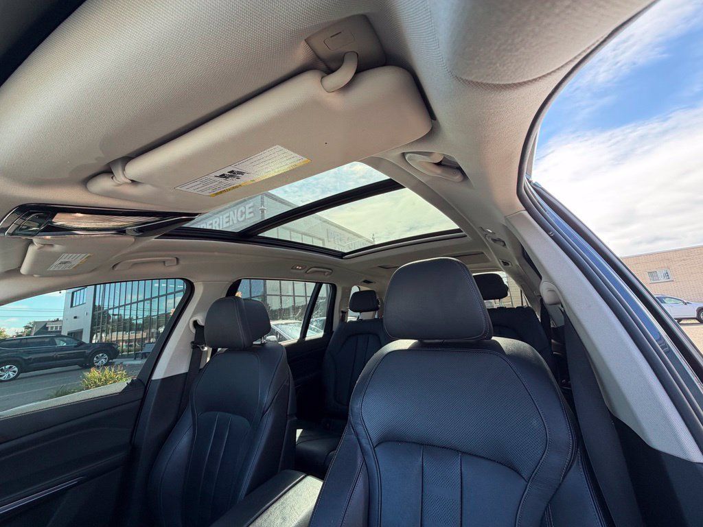 Used 2020 BMW X7 xDrive40i w/ Premium Package AWD/4WD image 9