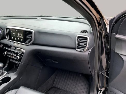 Used 2021 Kia Sportage S w/ S AWD Premium Package image 17