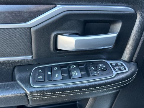 Used 2024 RAM 3500 Big Horn image 12