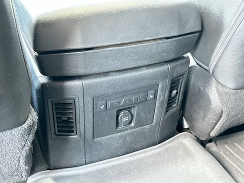 Used 2014 RAM 2500 Laramie w/ Convenience Group AWD/4WD image 4