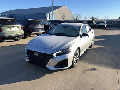 Used 2024 Nissan Altima 2.5 SV