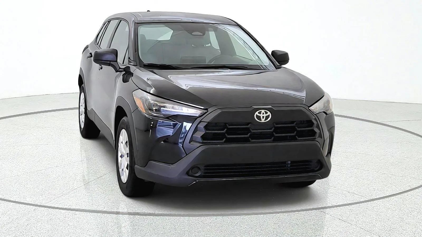Used 2026 Toyota Corolla Cross L FWD image 2
