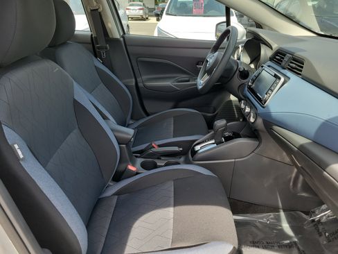 New 2025 Nissan Versa SV w/ Trunk Package FWD image 31