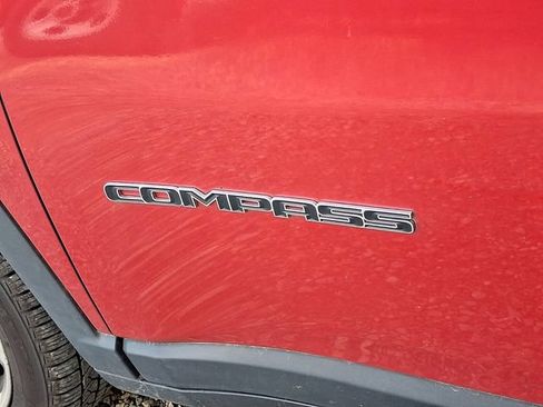 Used 2018 Jeep Compass Limited AWD/4WD image 10