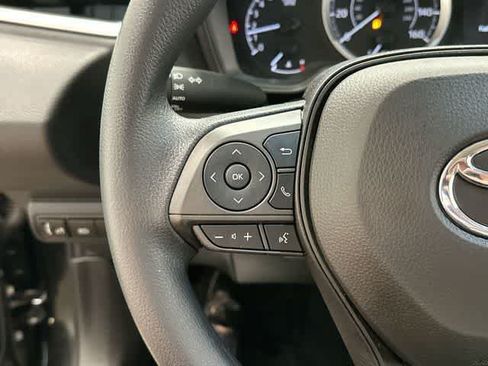 Used 2022 Toyota Corolla LE FWD image 8