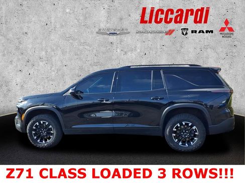 Used 2024 Chevrolet Traverse Z71 image 4