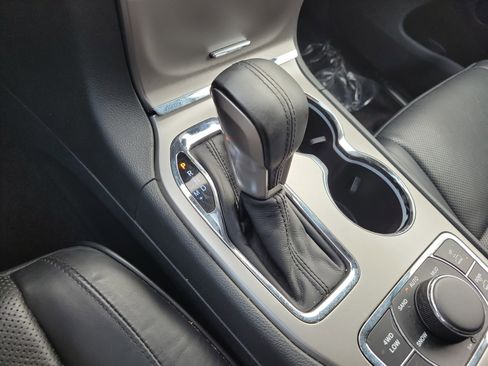 Used 2017 Jeep Grand Cherokee Summit w/ Platinum Series Group image 39