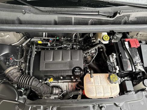 Certified 2020 Chevrolet Trax LT w/ LT Convenience Package FWD image 17