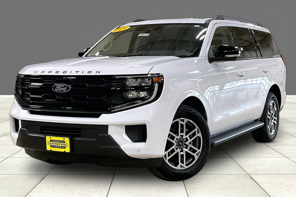 Certified 2025 Ford Expedition Active AWD/4WD image 2