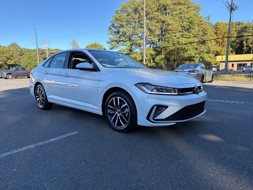 New 2027 Volkswagen Jetta SE FWD image 4