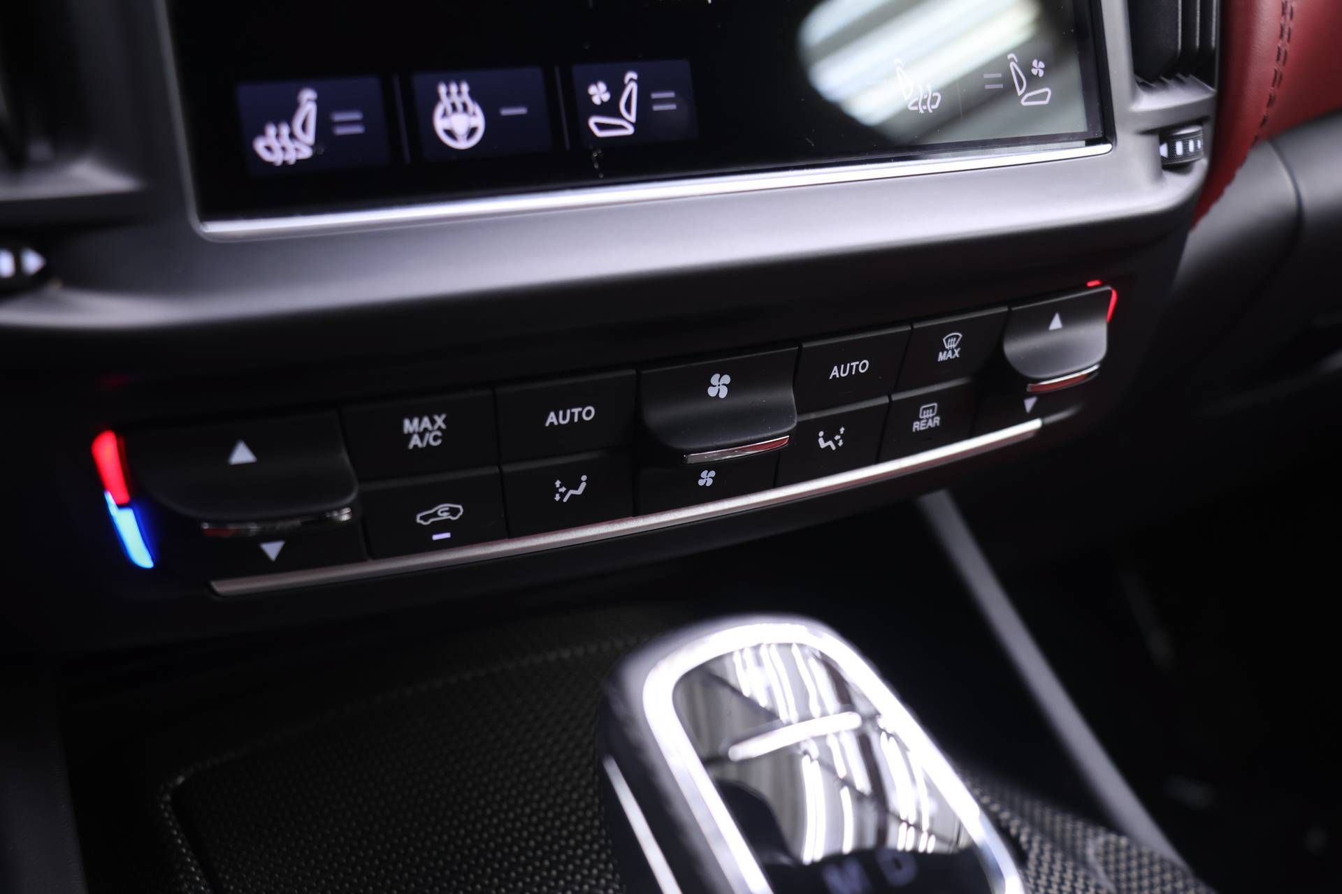 Used 2022 Maserati Levante Trofeo AWD/4WD image 9