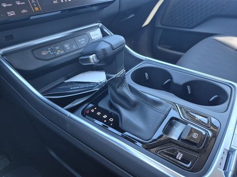 New 2026 Kia Carnival SX image 9