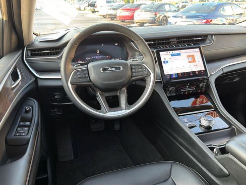 Used 2024 Jeep Grand Cherokee L Limited AWD/4WD image 20