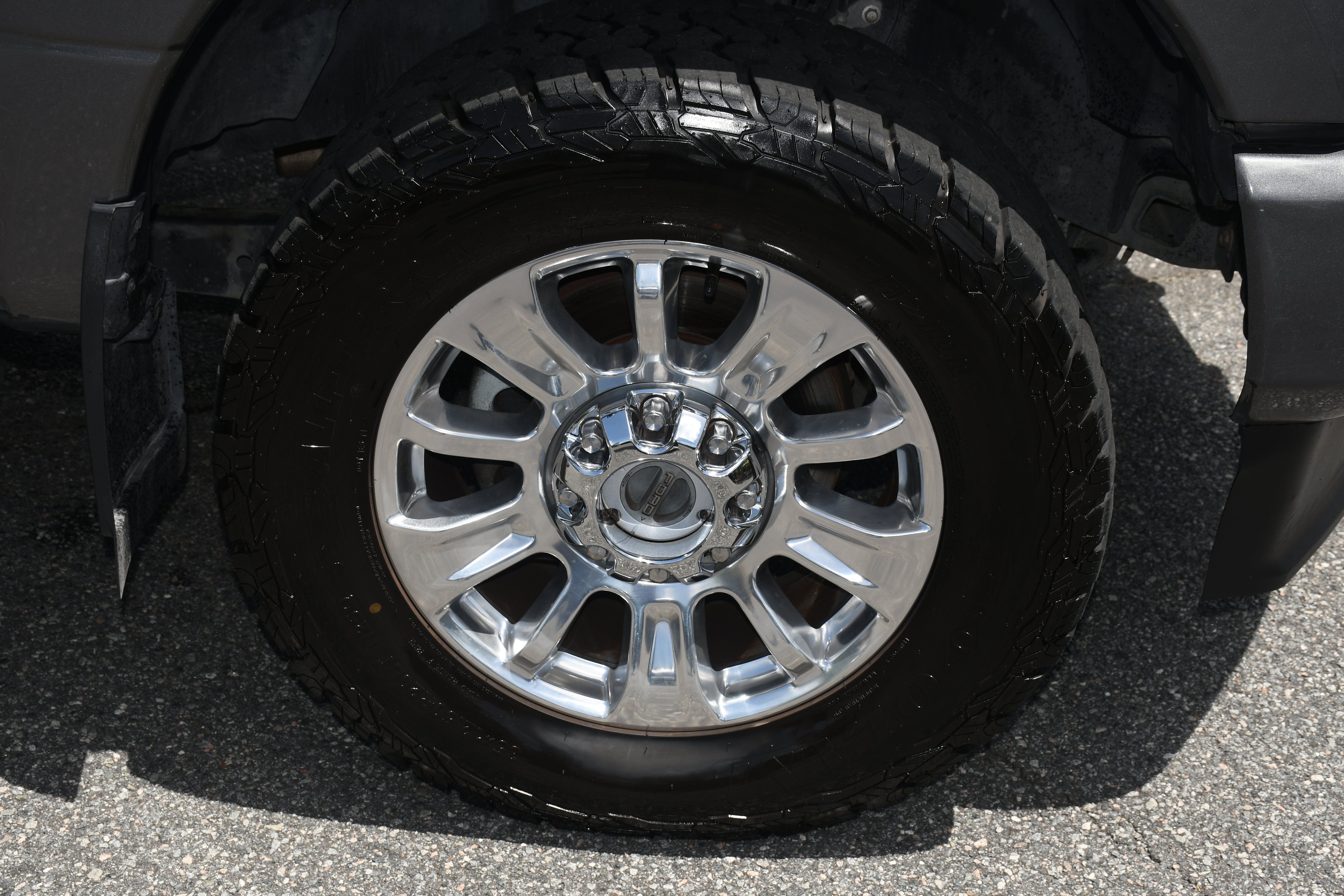 Used 2022 Ford F350 Limited w/ Snow Plow Prep Package AWD/4WD image 25