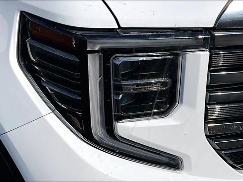 Used 2023 GMC Sierra 1500 AT4 image 28