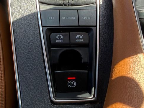 Used 2019 Toyota Avalon Limited w/ Advanced Safety Package FWD image 21