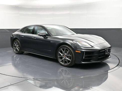 Certified 2024 Porsche Panamera 4 image 10