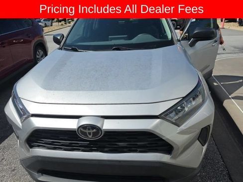 Used 2020 Toyota RAV4 LE AWD/4WD image 8