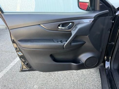 Used 2019 Nissan Rogue S w/ Special Edition Package AWD/4WD image 17