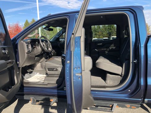 Used 2021 Chevrolet Silverado 1500 LT Trail Boss w/ Convenience Package II image 10