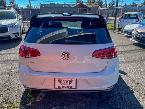Used 2015 Volkswagen GTI SE image 9