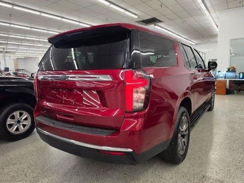 Used 2022 Chevrolet Suburban LS w/ Driver Alert Package AWD/4WD image 5