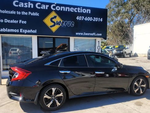Used 2018 Honda Civic Touring image 7