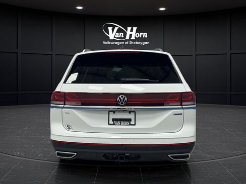 Used 2025 Volkswagen Atlas SE AWD/4WD image 6