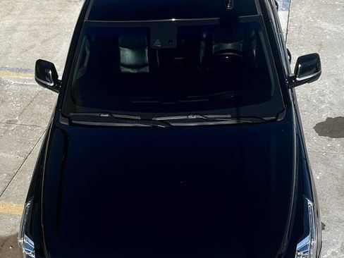 Used 2018 Cadillac Escalade Premium Luxury image 12