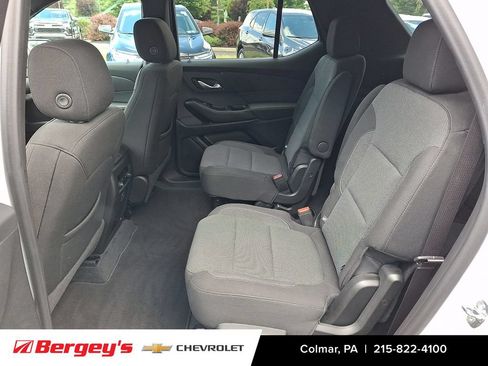 Used 2023 Chevrolet Traverse LT AWD/4WD image 14