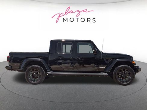Used 2023 Jeep Gladiator Overland AWD/4WD image 4