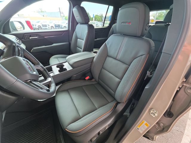 New 2026 GMC Acadia AT4 w/ Luxury Package AWD/4WD image 18