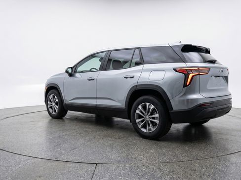 Used 2025 Chevrolet Equinox LT image 6