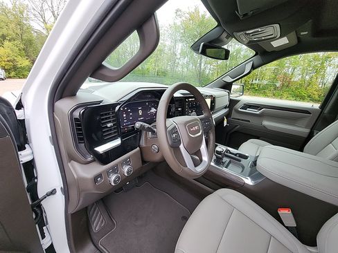 New 2026 GMC Sierra 1500 SLT w/ SLT Premium Package image 16