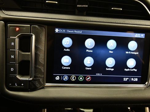 Used 2021 GMC Yukon Denali w/ Denali Premium Package image 24